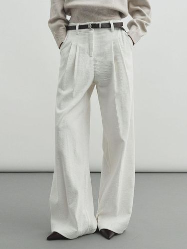 Corduroy two-tuck wide pants MDPT061WHITE - MONGDOL - Modalova