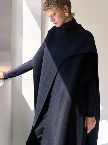 Minimal Classic Cape Handmade coat_ - GRIDA-J - Modalova