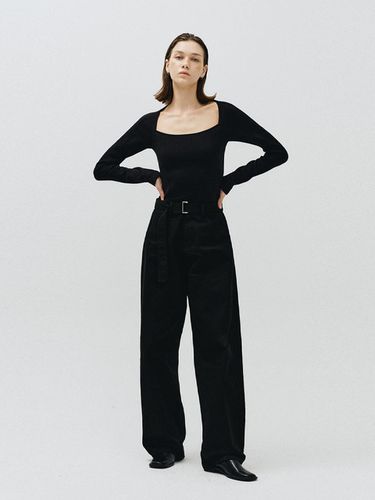 CURVED COTTON PANTS, BLACK - MMAK - Modalova