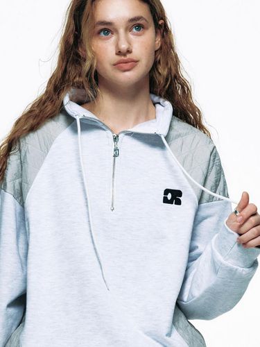 QUILTED BLOCK HALF ZIP UP SWEATSHIRT_GREY - CENTAUR.KR - Modalova