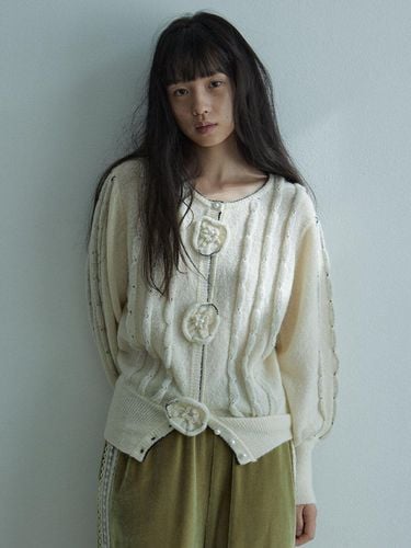 Hand Embroidered Soft Wool Flower Cardigan [Ivory] - HOKUSPOKUS - Modalova