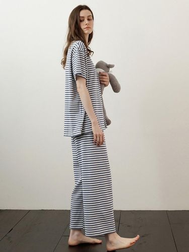 Amber Stripe Pajamas Set - KOZNOK - Modalova