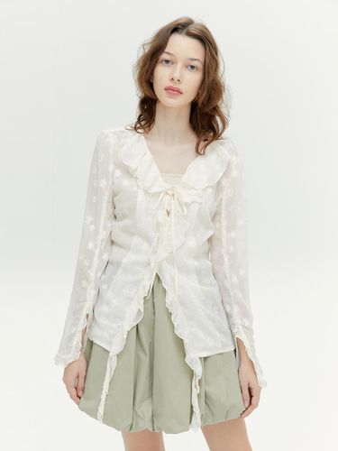 STAR RUFFLE BLOUSE (CREAM) - margarin fingers - Modalova