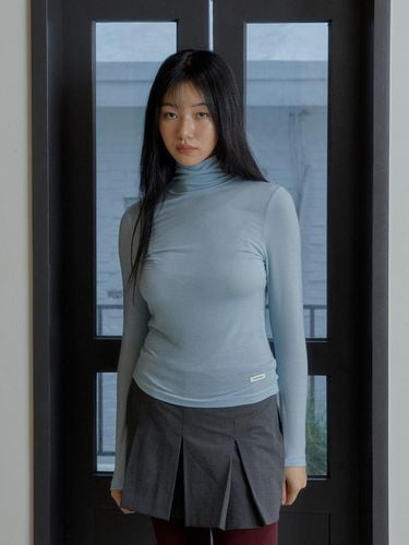 Basic Tencel Turtleneck T-shirt [Light Blue] - margarin fingers - Modalova