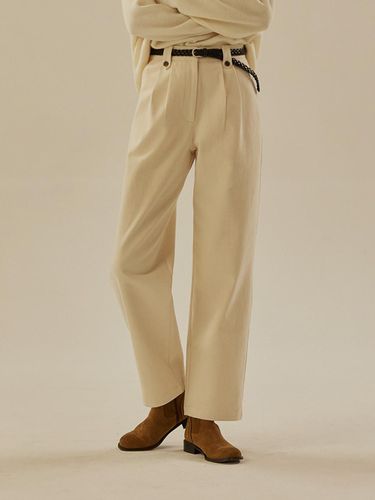 EAST PINTUCK PANTS (2colors) - MangoManyPlease - Modalova