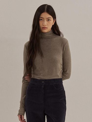 SHIRRING TURTLENECK TEE (4colors) - MangoManyPlease - Modalova