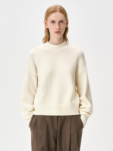 Wool Blend Semi-Oversized Turtleneck Sweater [Cream] - RIDIFI - Modalova