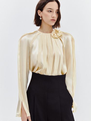 Silk Way Blouse - FAYEWOO - Modalova