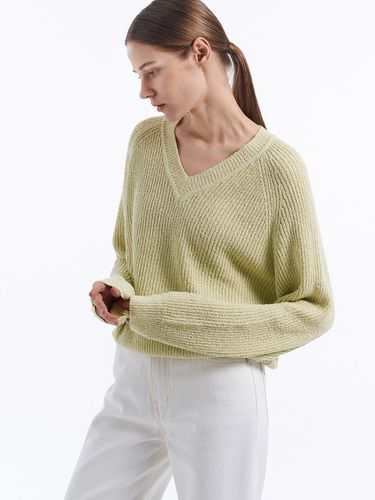 Boucle V - neck Knit Top [LMBCSPKN177] - Yellow Gr - Lamerei - Modalova