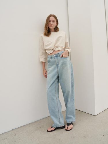 World Wide Pants (Light Blue) - lecelona - Modalova