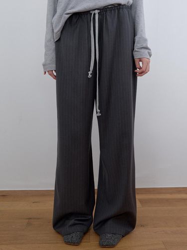 RELAXED WIDE STRIPE PANTS, CHARCOAL - CACELE - Modalova