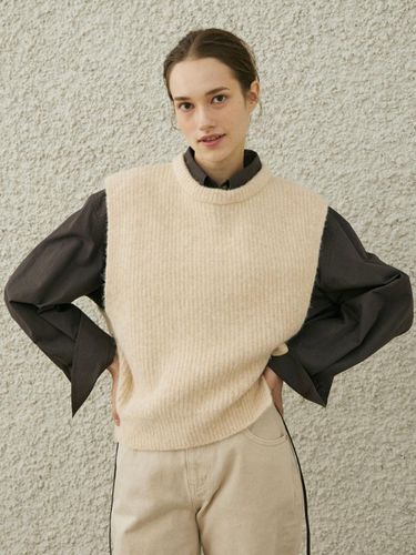 MADELEINE KNIT VEST_BEIGE - diaalto - Modalova