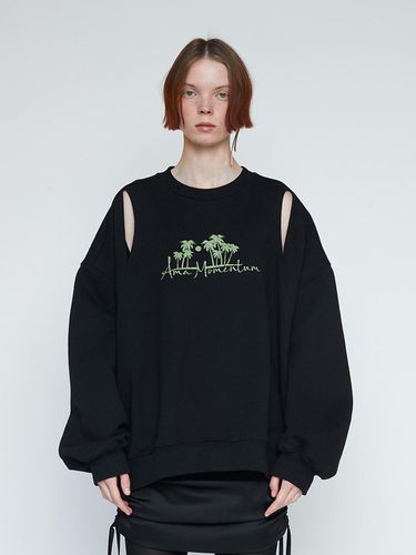 Shoulder Cut Out Detail Graphic Sweatshirts_BK - J KOO - Modalova