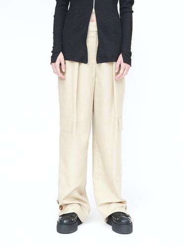 Side Pocket Detailed Trousers_BE - J KOO - Modalova