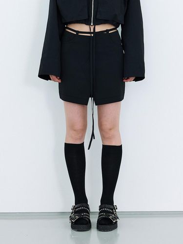 Back Strapped Mini Skirt_BK - J KOO - Modalova