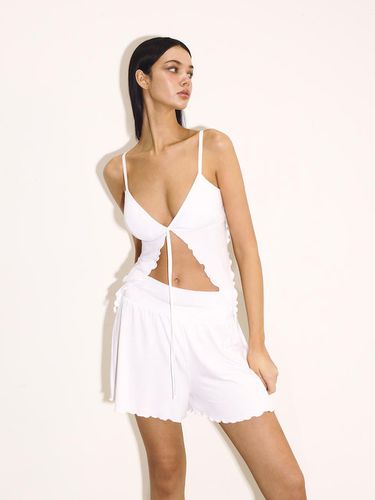 Wave Shorts (White) - VINAJ - Modalova