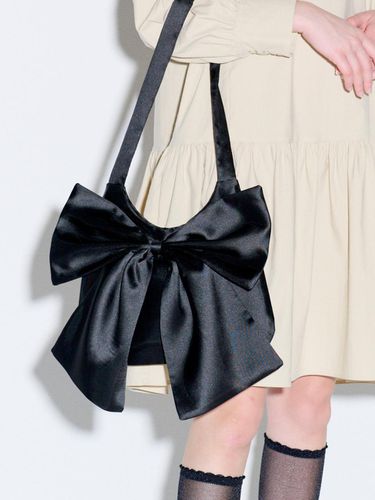 Big Ribbon Satin Bag Black - OPENING SUNSHINE - Modalova