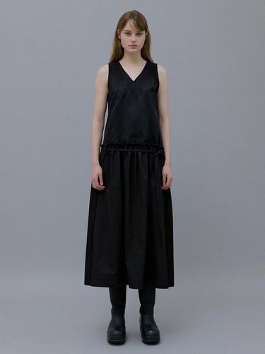 Winter Double Belt Loops Dress () - OEF - Modalova