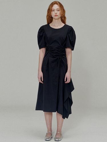 Ribbon pin tuck shirring dress_Black - OPENING SUNSHINE - Modalova