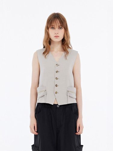 Pocket Detail Vest_Beige - J KOO - Modalova