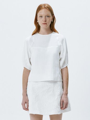 Curved Line Top (White) - OEF - Modalova