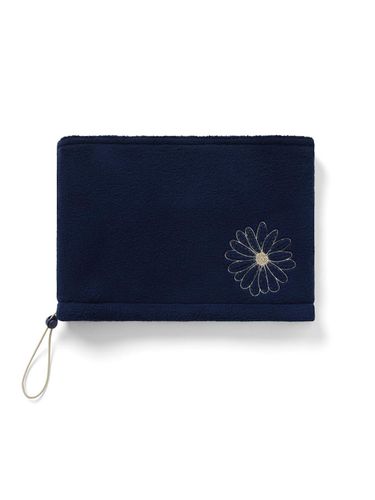 FLEECE NECK WARMER FLOWER NEEDLEWORK_NAVY BEIGE - Mardi Mercredi Actif - Modalova