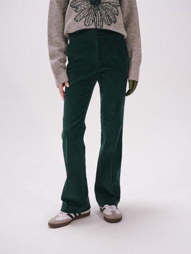 CORDUROY SLIM FIT BOOT CUT PANTS_DEEP GREEN - Mardi Mercredi Actif - Modalova