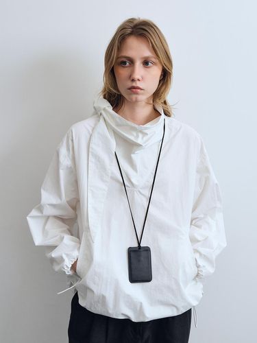 Linda Scarf Anorak Blouse (White) - LENUEE - Modalova