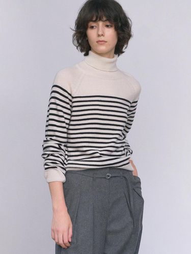 Stripe Cashmere Turtleneck Knit Pullover VC2499PO9 - VOCAVACA - Modalova