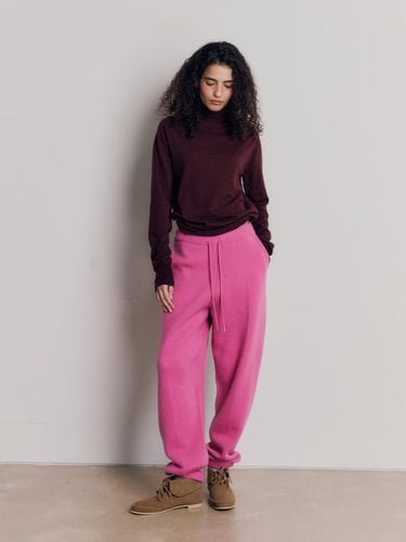 Demure Jogger Pants (Pink) - Maggie - Modalova