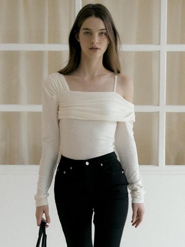 Unbalanced Balloon Shirring Top [White] - REORG - Modalova