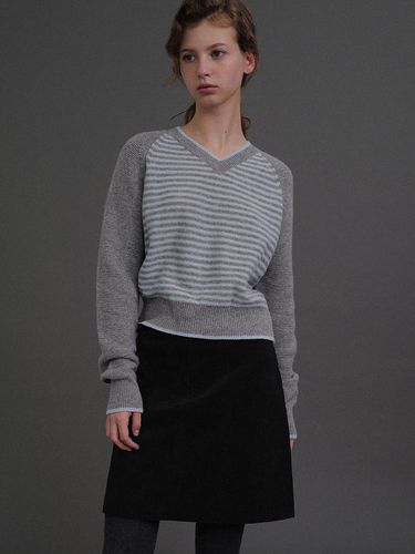 Letter stripe sweater (blue) - ANDNEEDS - Modalova