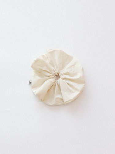 TWO TONE SCRUNCHIE (CREAM) - H8 - Modalova