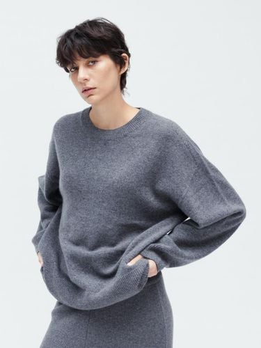 ANDO SWEATER (CHARCOAL) - H8 - Modalova