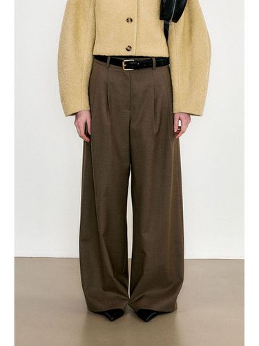 Brown Double Pleated Trouser - J KOO - Modalova