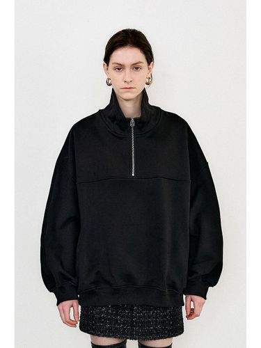 A black half zip-up - J KOO - Modalova