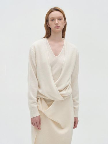 Wool V-neck Wrap Knit Beige - JRIUM - Modalova