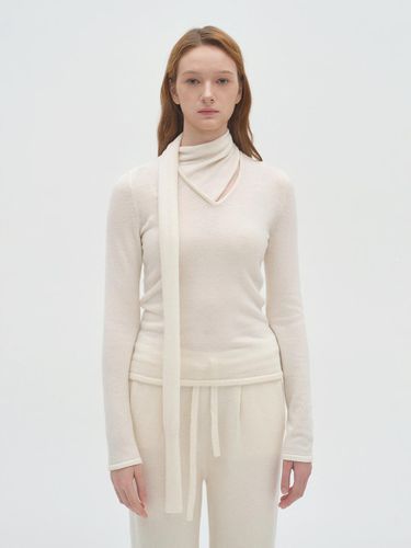 Sophie Muffler Knit Top beige - JRIUM - Modalova