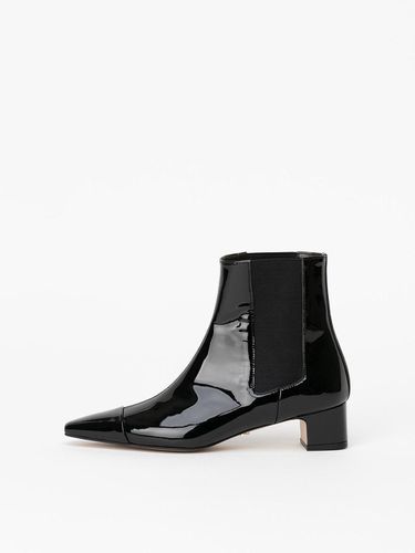 Pascale Chelsea Boots in PATENT - CHAUSSURE LAPIN - Modalova