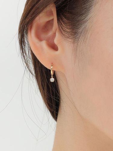 K Mirror One Touch Earrings - JUU - Modalova