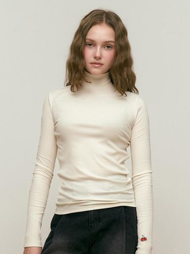 Basic Half Neck T-shirt [light beige] - KIRSH - Modalova