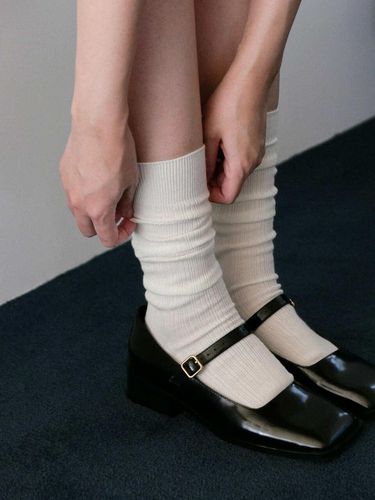 Wool loose middle socks - white - DONUTVINYLSHOP - Modalova