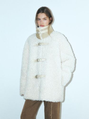 Buckle Shearling Mustang Coat - ETMON - Modalova