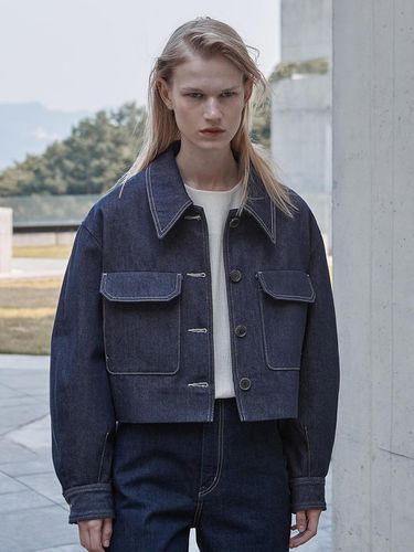 DENIM CROPPED JACKET - mu:arvo - Modalova