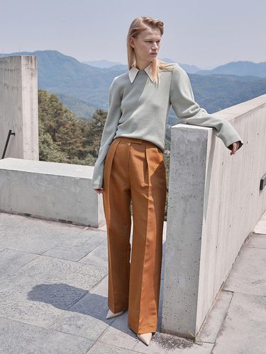 WOOL SILK WIDE TUCK PANTS_BROWN - mu:arvo - Modalova