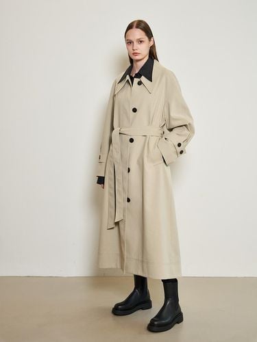 A LINED LONG TRENCH_YELLOW BEIGE - mu:arvo - Modalova