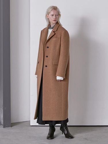 SINGLE 3 BUTTON MAXI COAT_BROWN - mu:arvo - Modalova