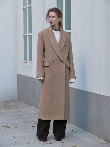 PEAKED COLLAR OVER COAT_SOFT BROWN - mu:arvo - Modalova