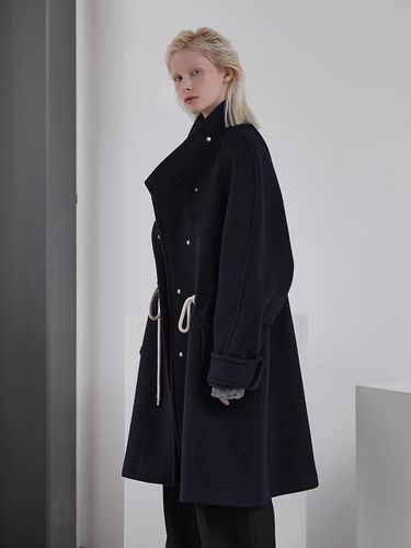 OVERSIZED STRING COAT_NAVY - mu:arvo - Modalova