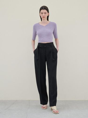 TUCK WIDE BELTED PANTS_DARK NAVY - mu:arvo - Modalova